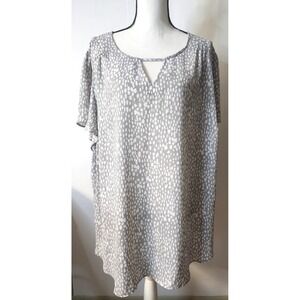 Torrid Harper Blouse Womens Pullover Short Sleeve Top Gray  w/white  Size 4/26